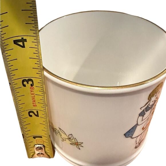 Royal Winchester Saturday’s Child Cup Fine Bone China VTG - Picture 9 of 9